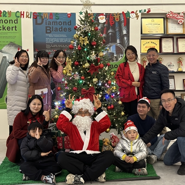 A Joyful Christmas Eve Celebration In SANG